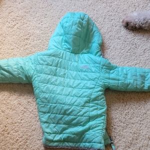 Reversible north face jacket with hood size 5-6 for children. Barely used.